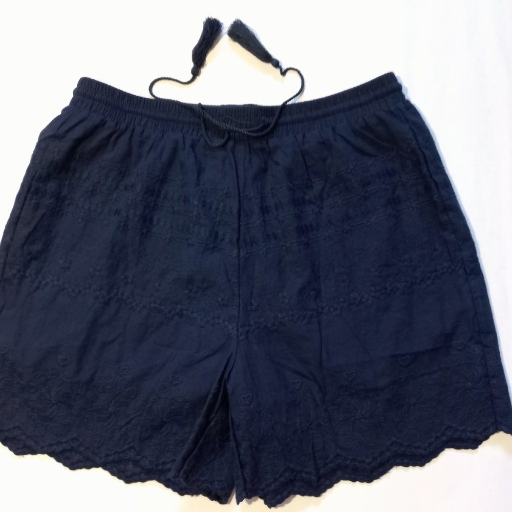 SOLITAIRE Women Shorts Navy Blue Lined Size L With Embroidered Pattern